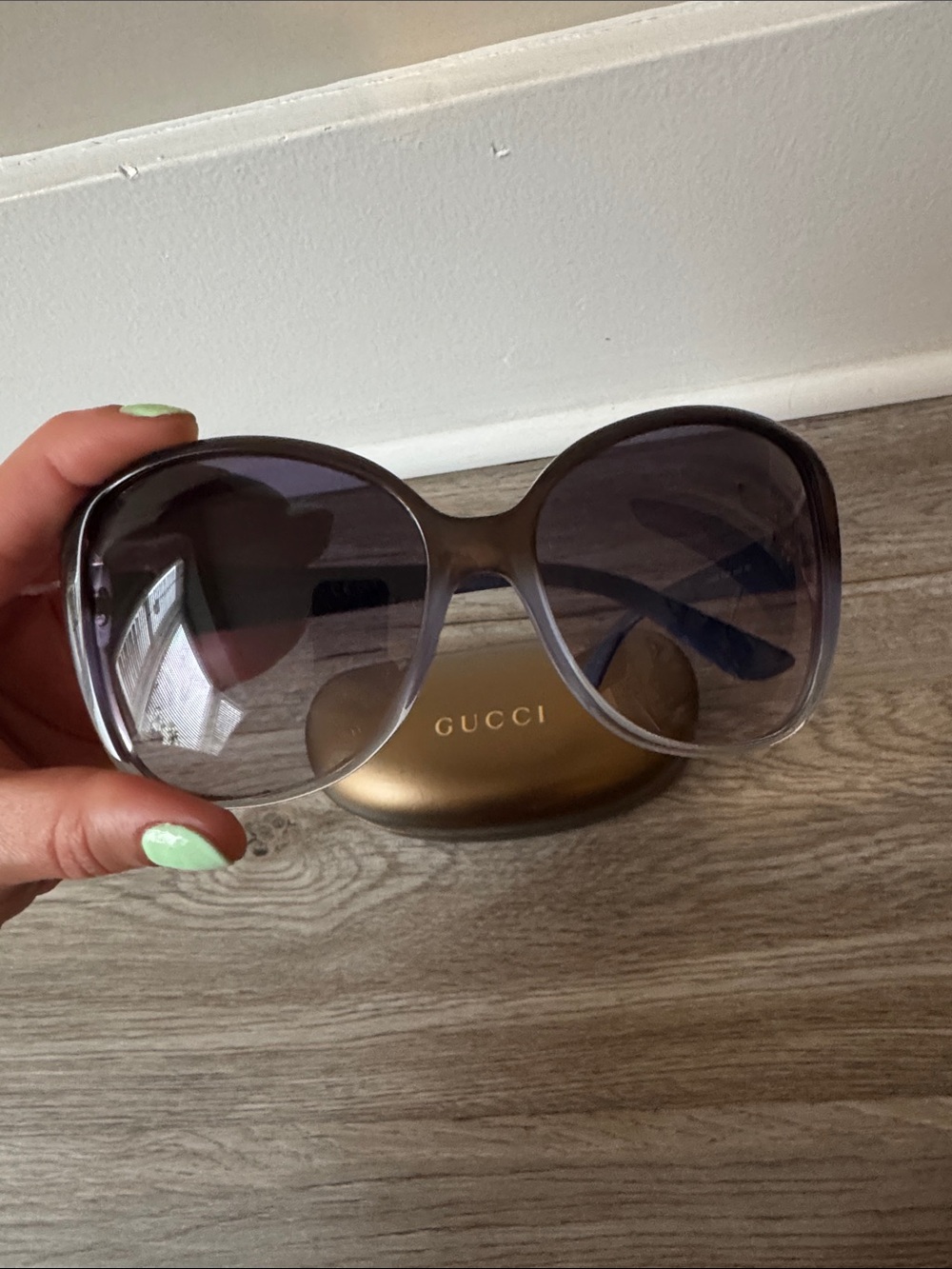 Gucci Women's Gradient Purple Oversized Sunglasses - Picture 6 of 10